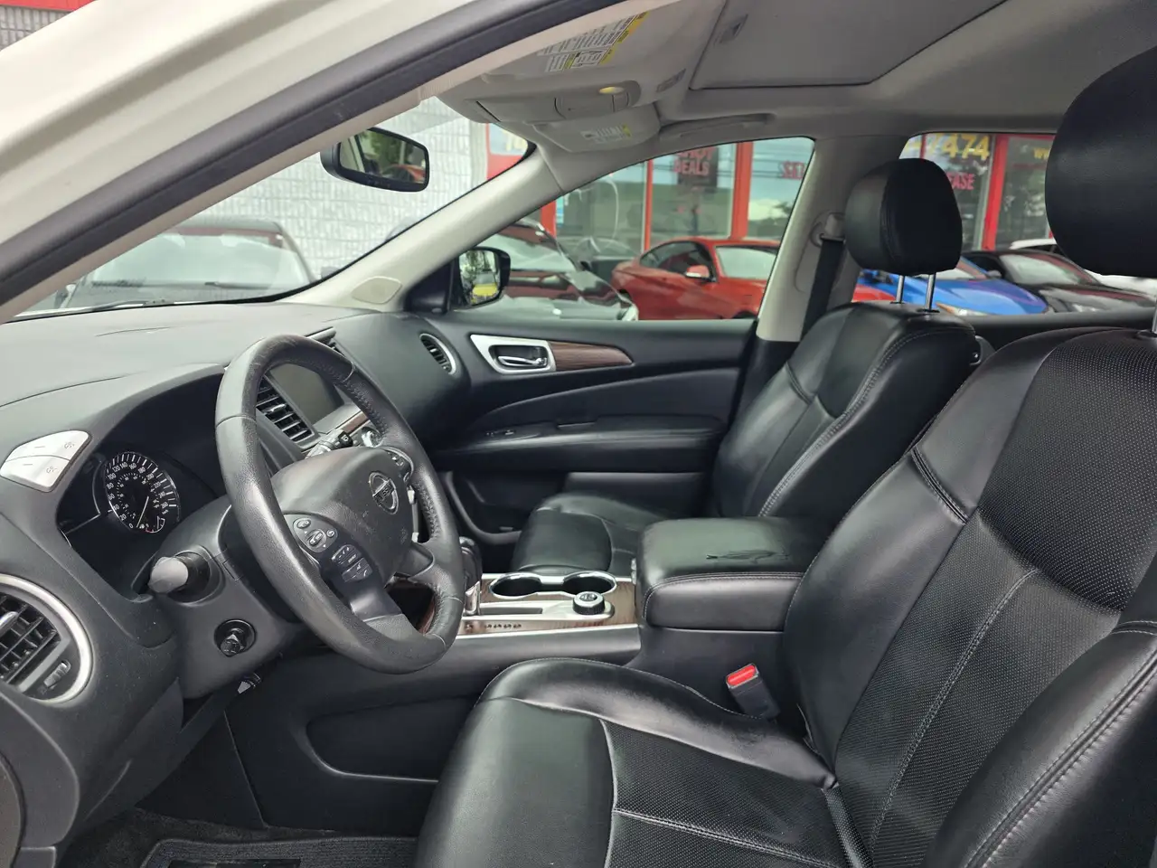 Nissan Pathfinder photo Nissan Pathfinder
