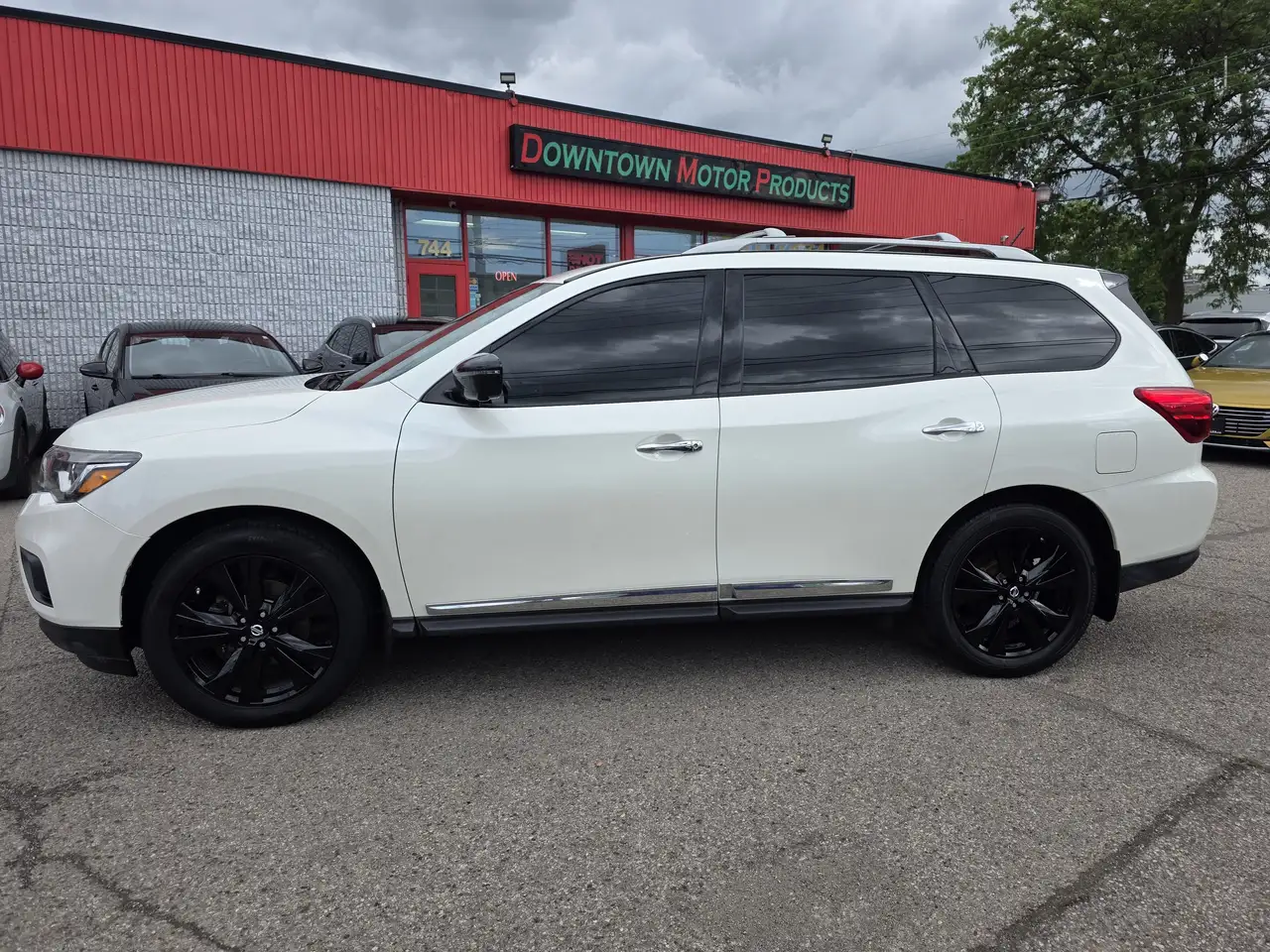 Nissan Pathfinder photo Nissan Pathfinder