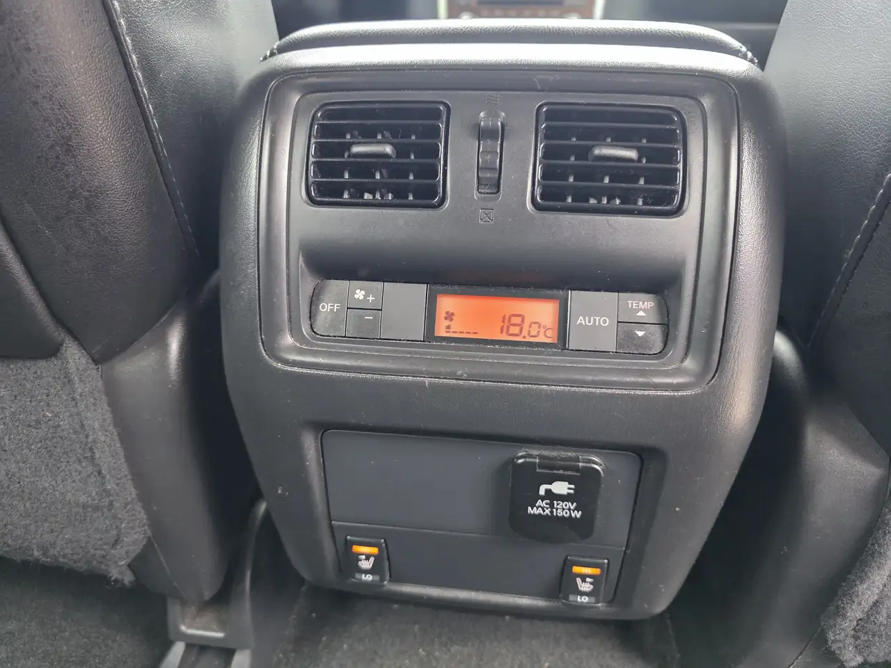 Nissan Pathfinder photo Nissan Pathfinder