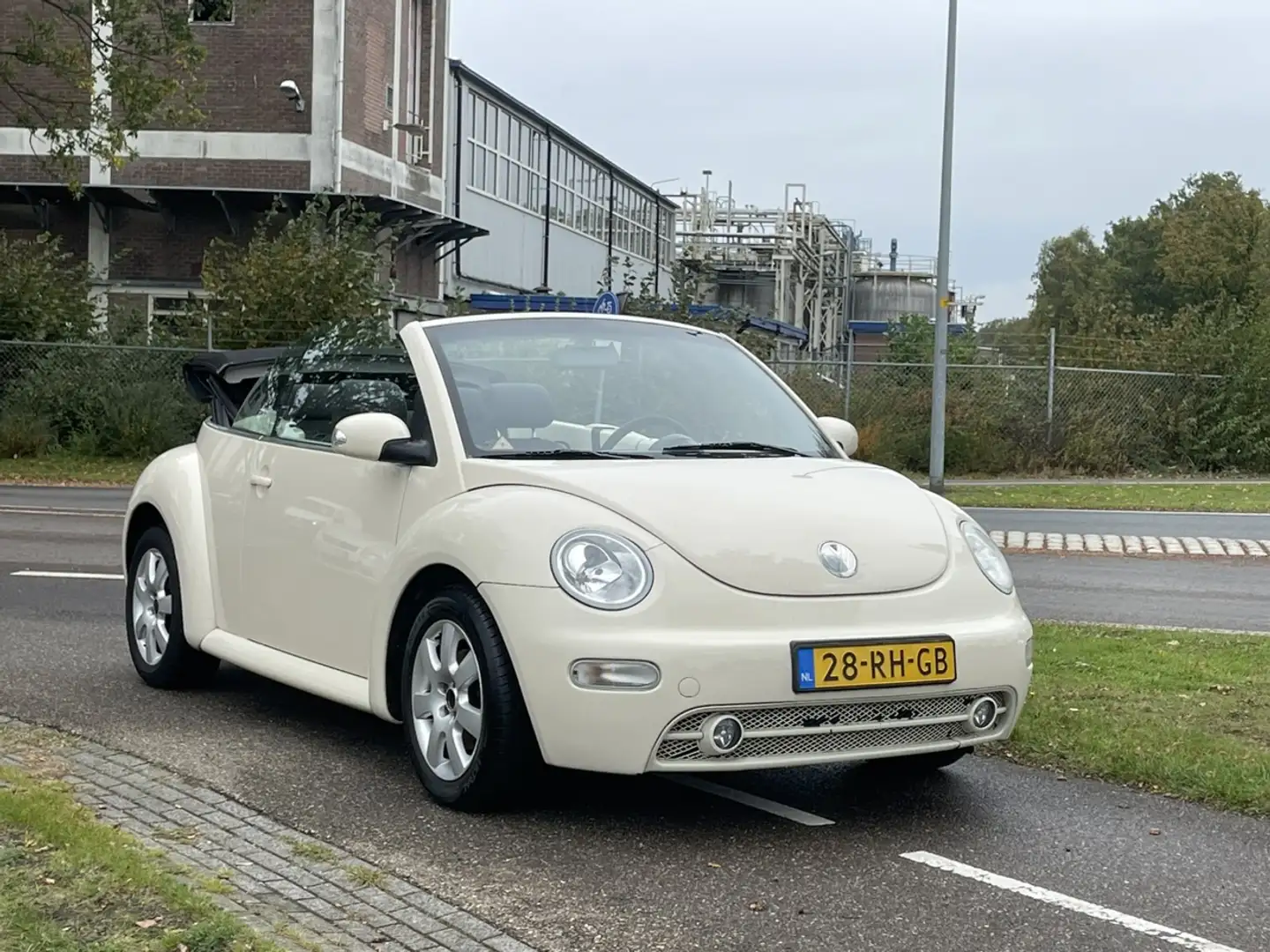 Volkswagen New Beetle Cabriolet 1.6 Turijn Comfort | NL & NAP | Béžová - 1