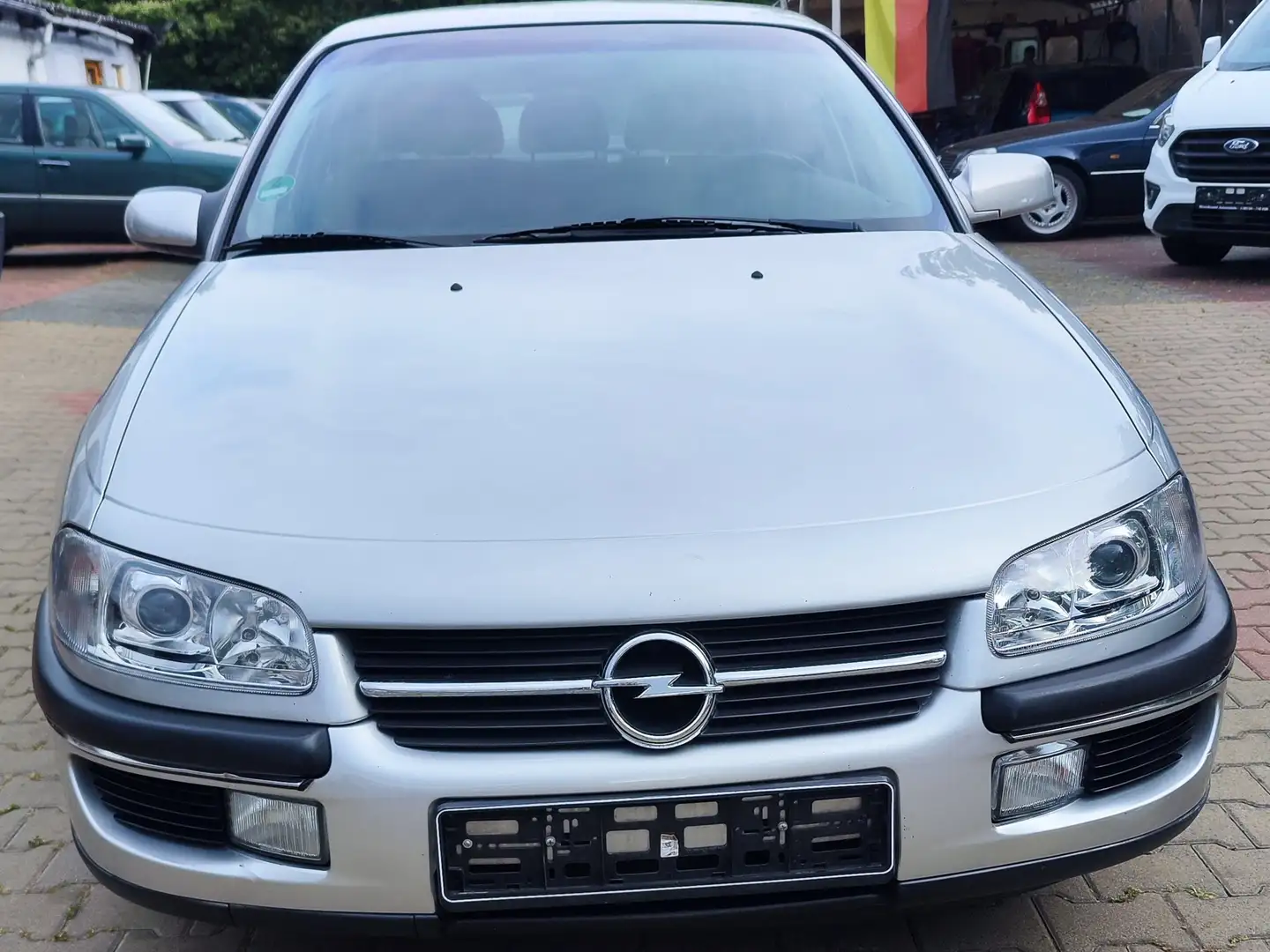 Opel Omega 2.0 16V Argento - 2