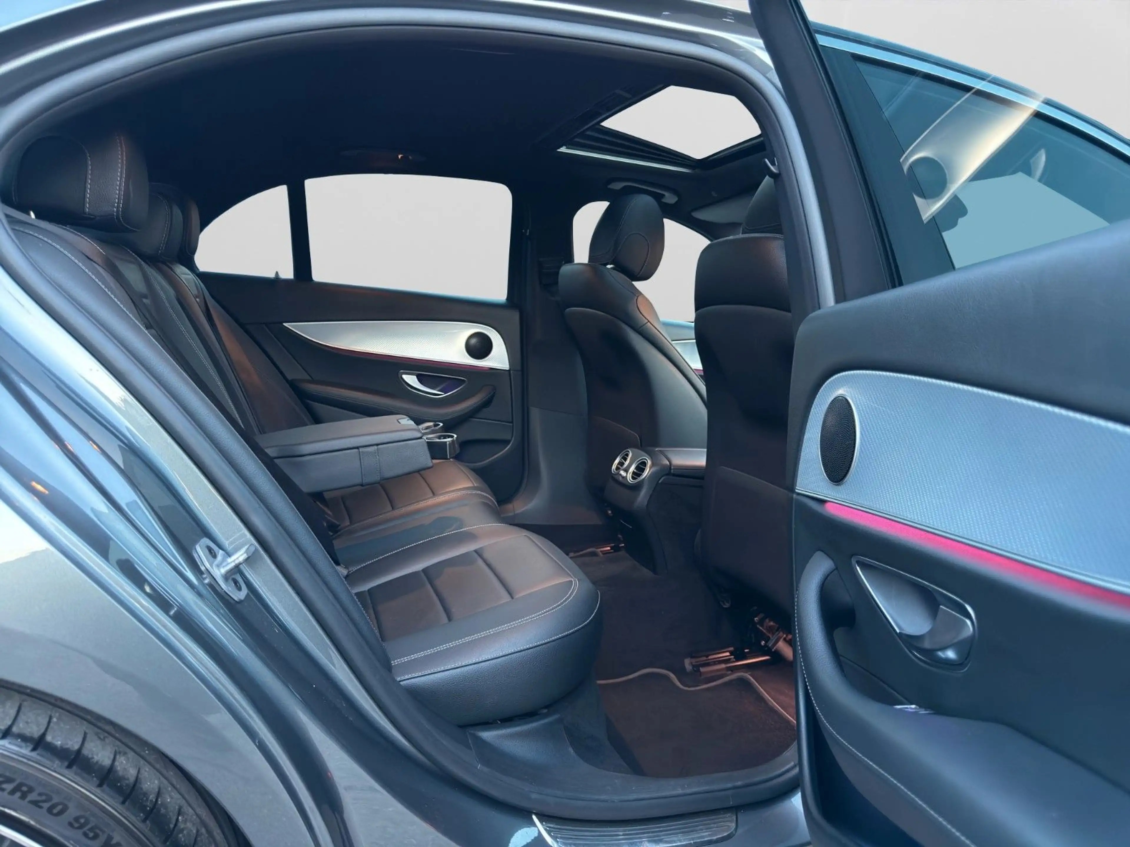 Mercedes-Benz E 450 E Limousine 4Matic/360°/AHK/LED/Totwinkel — photo 15