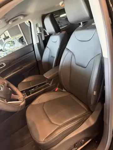 Jeep Compass view 14