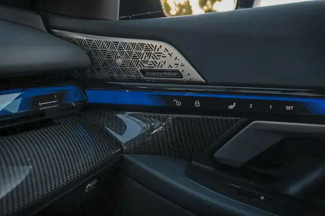 BMW M5 view 14