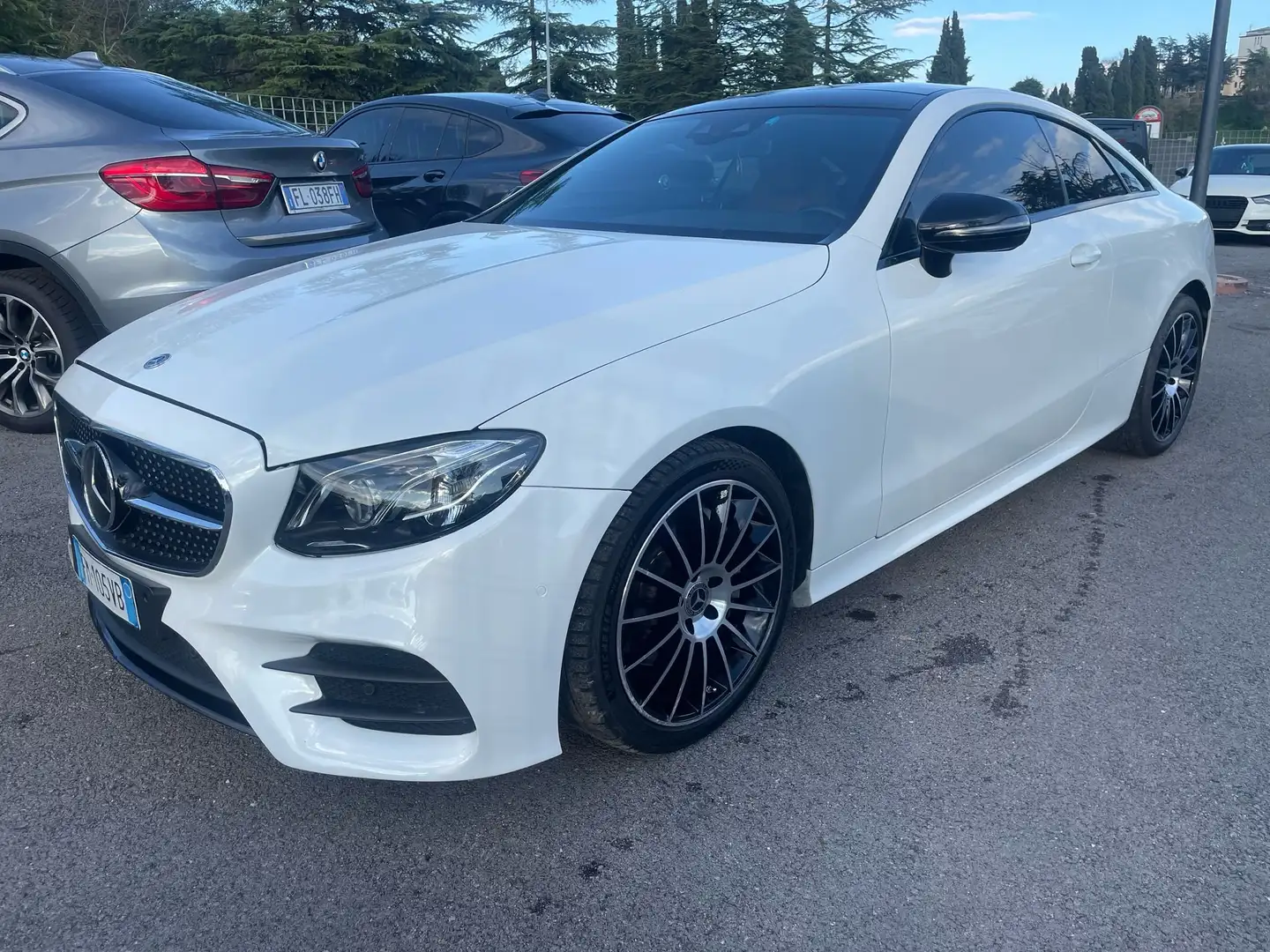 Mercedes-Benz E 220 E Coupe 220 d AMG Line auto Pano Bianco - 1