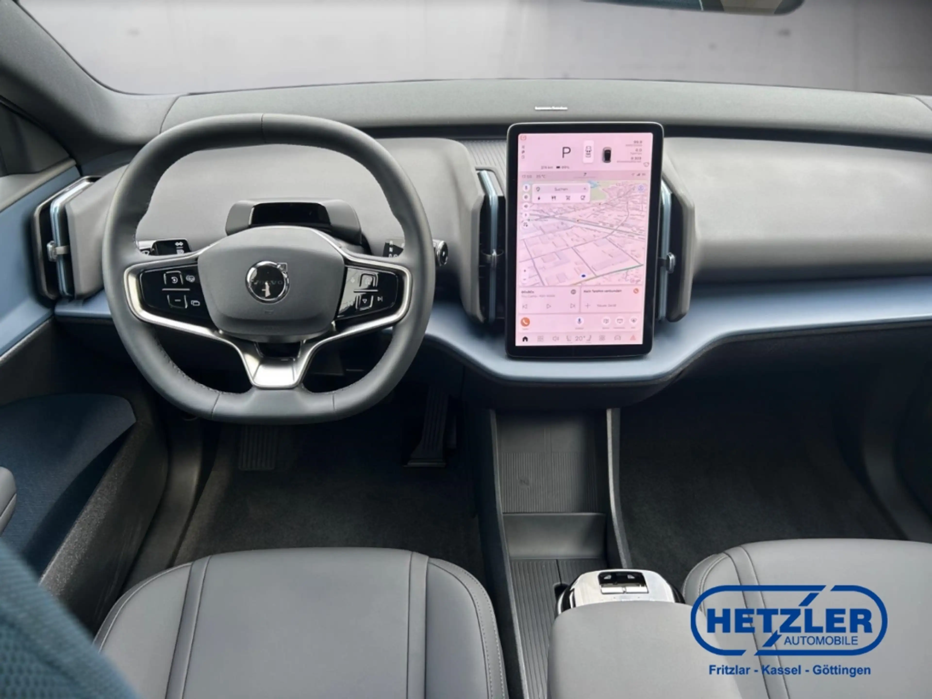 Volvo EX30 Single Extended Range 2WD Ultra 2WD AHK Panorama M — photo 11
