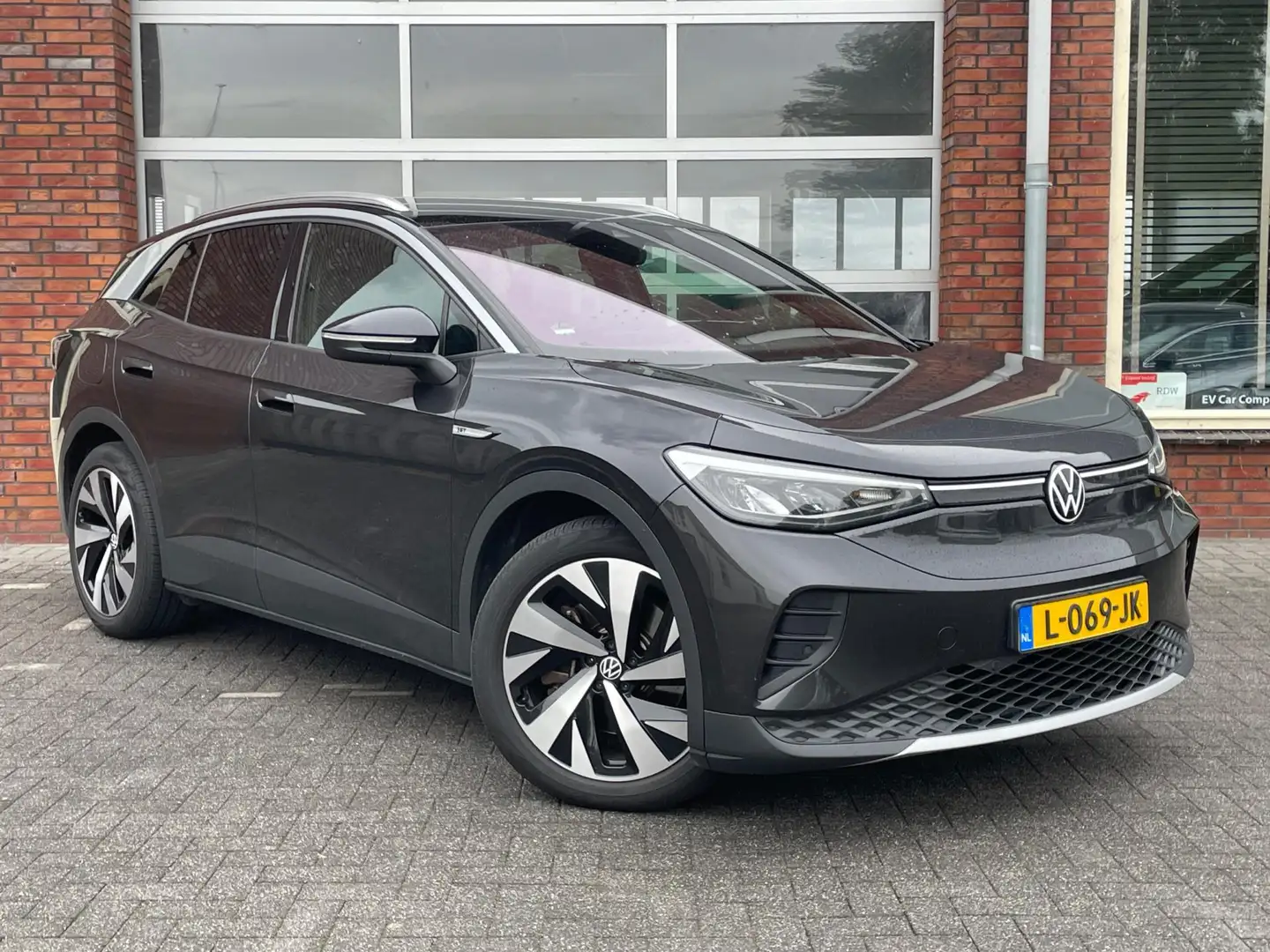 Volkswagen ID.4 First 77 kWh | SOH 80% | Trekhaak | Achteruitrijca Grau - 2
