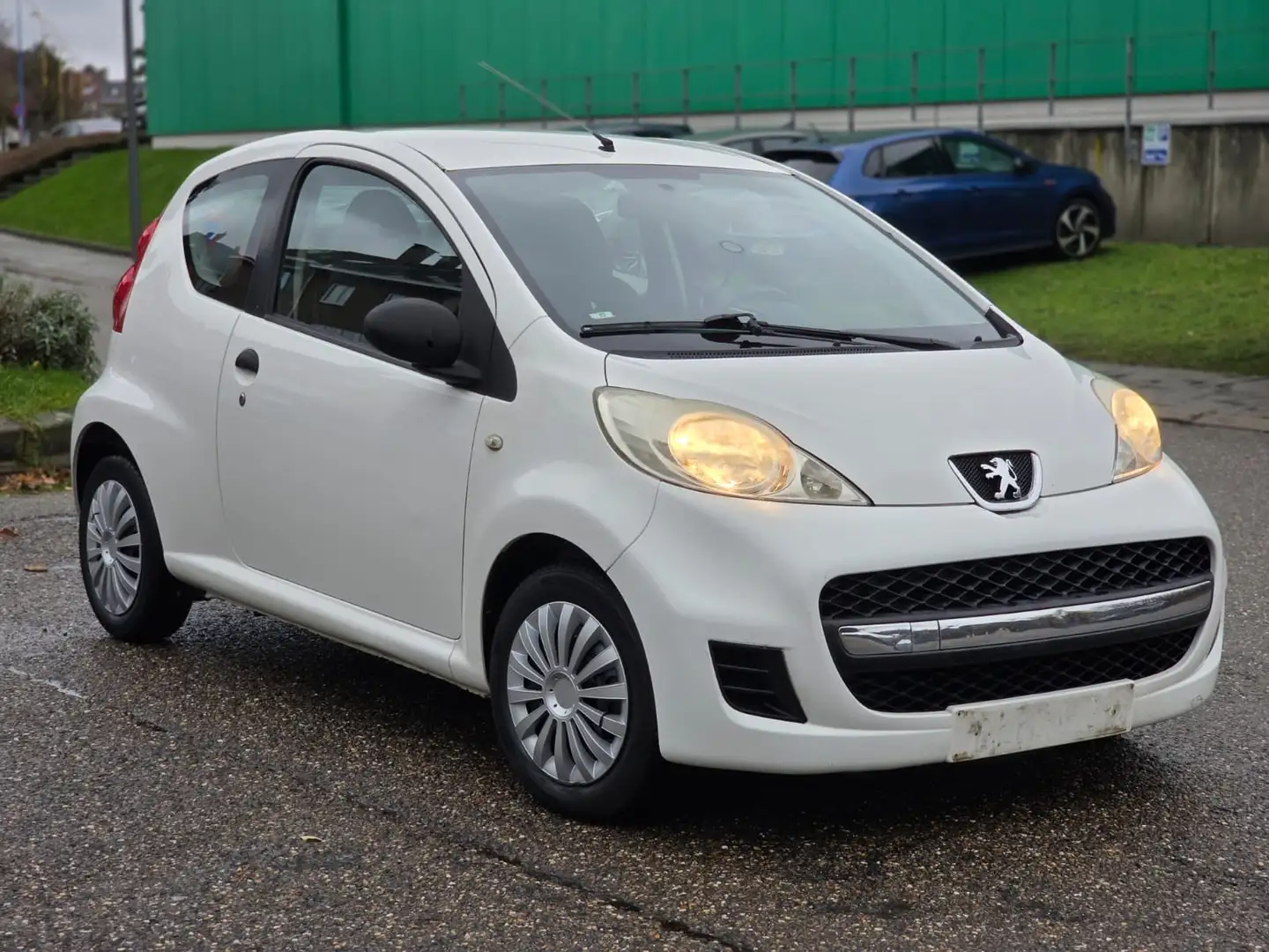 Peugeot 107 1.0 ESSENCE/82000km/CT OK/CARNET D’ENTRETIEN OK - 2