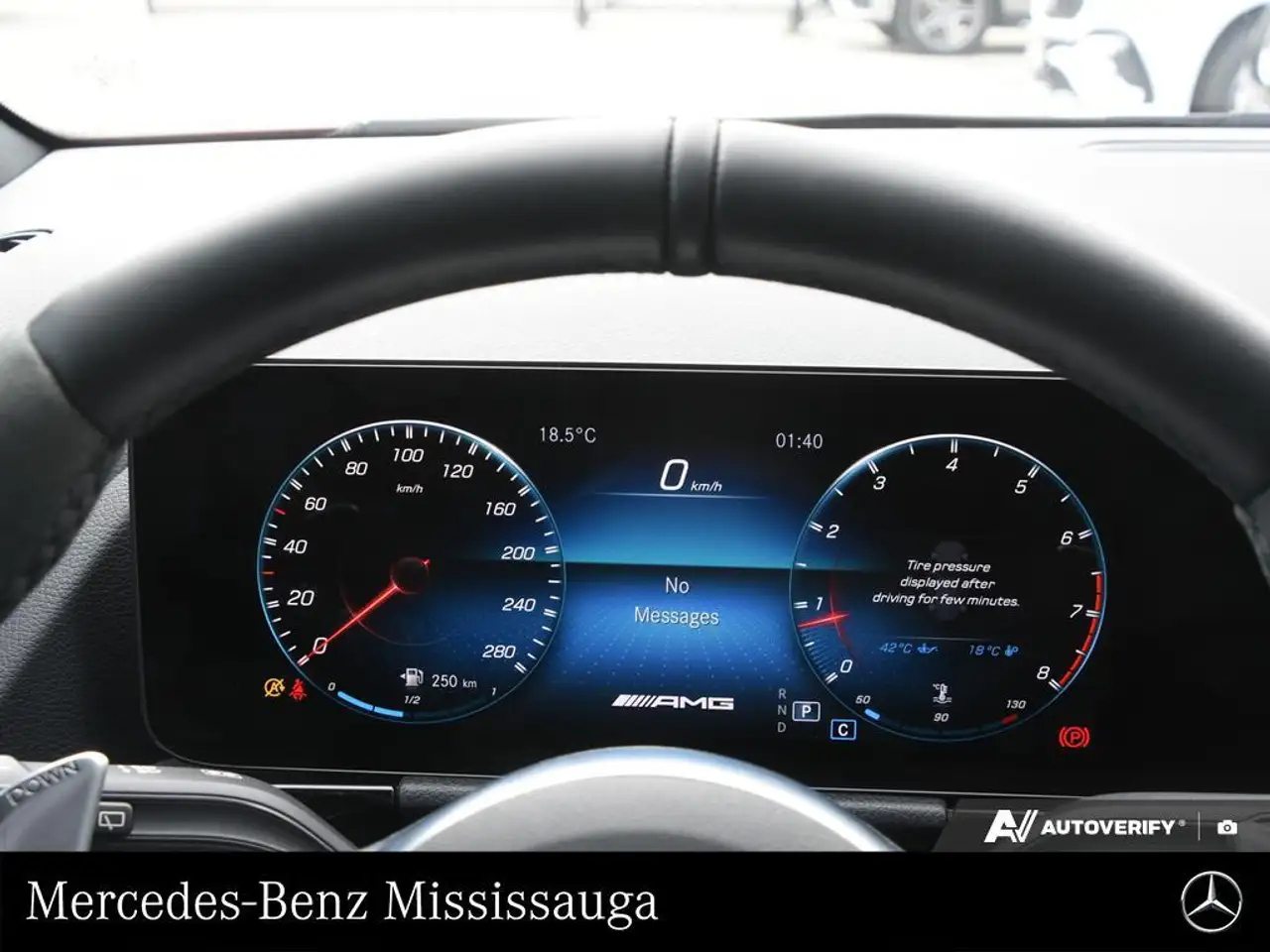 Mercedes-Benz GLA снимка Mercedes-Benz GLA