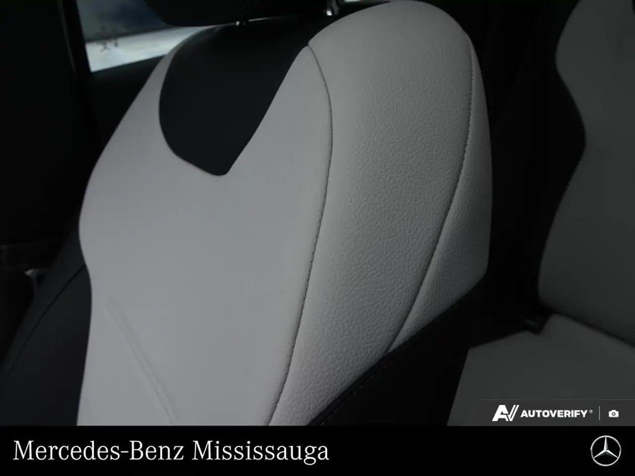 Mercedes-Benz GLA снимка Mercedes-Benz GLA