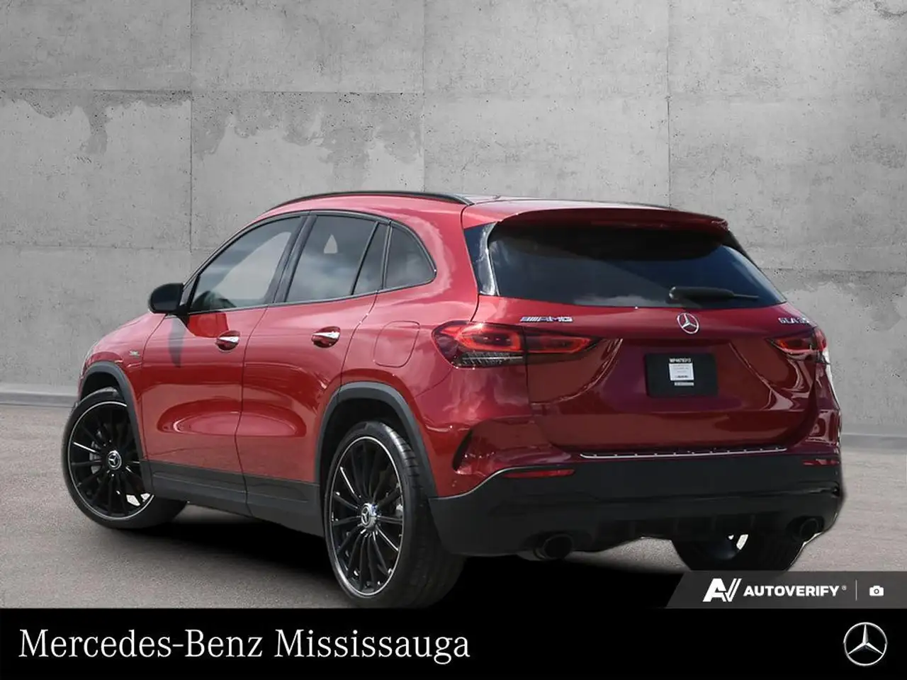 Mercedes-Benz GLA снимка Mercedes-Benz GLA