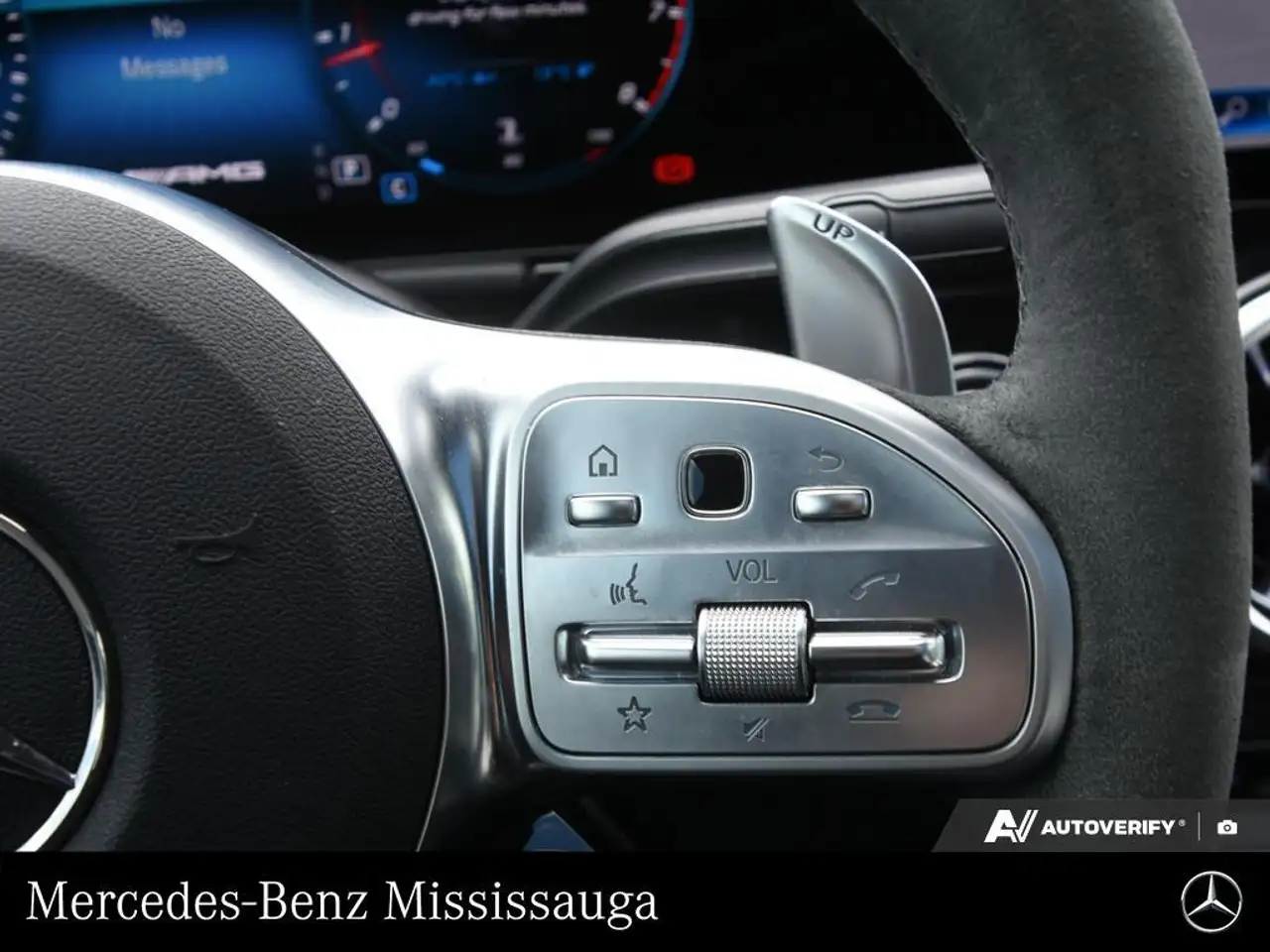 Mercedes-Benz GLA снимка Mercedes-Benz GLA