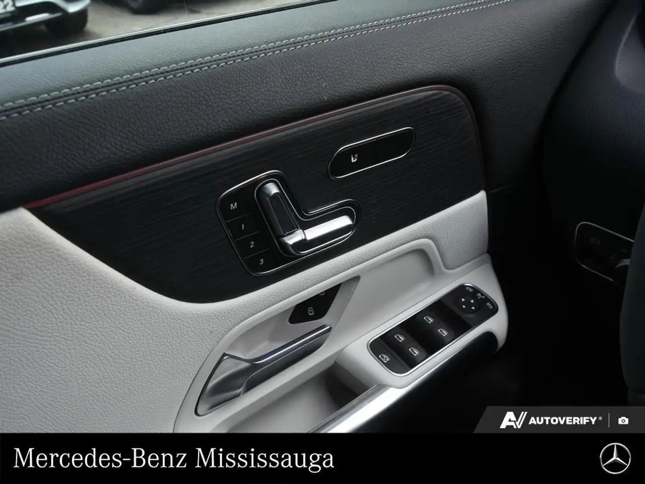 Mercedes-Benz GLA снимка Mercedes-Benz GLA