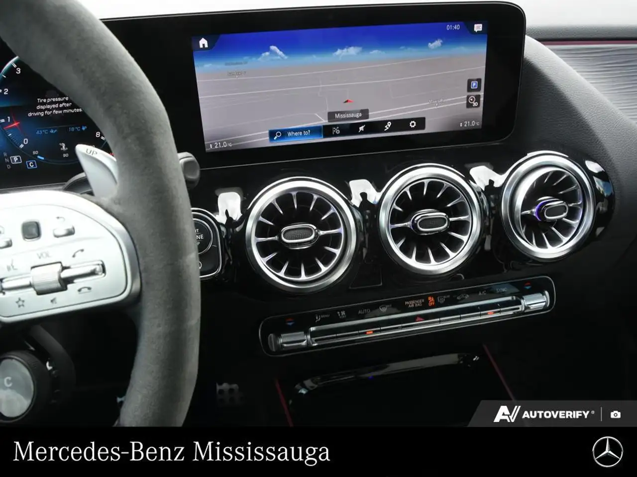 Mercedes-Benz GLA снимка Mercedes-Benz GLA