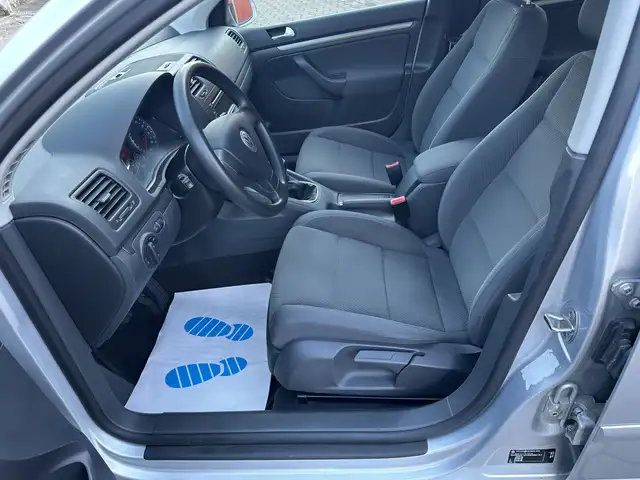 Volkswagen Golf view 11