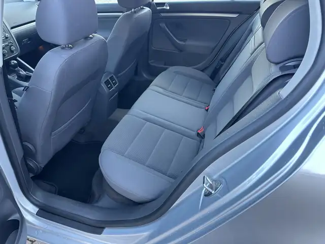 Volkswagen Golf view 13