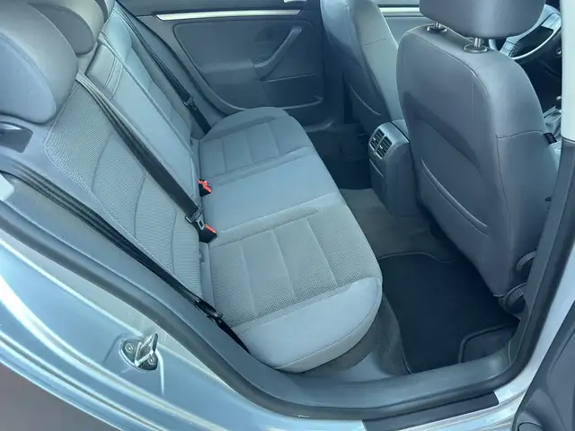 Volkswagen Golf view 14