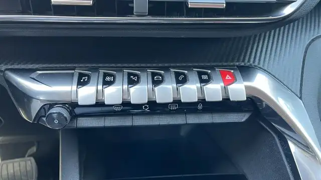 Peugeot 5008 view 26