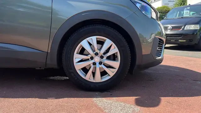 Peugeot 5008 view 16