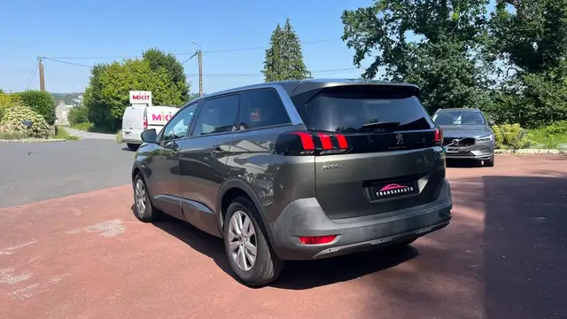 Peugeot 5008 view 7