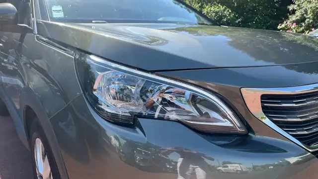 Peugeot 5008 view 10
