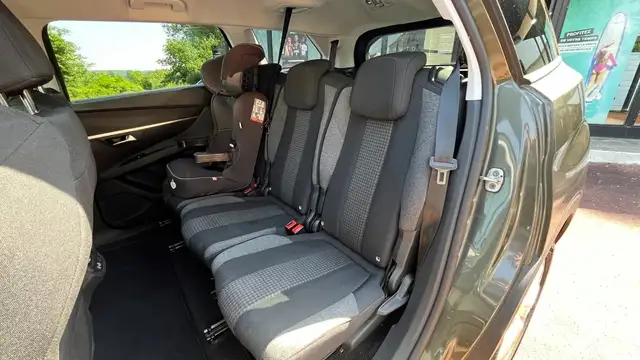 Peugeot 5008 view 19