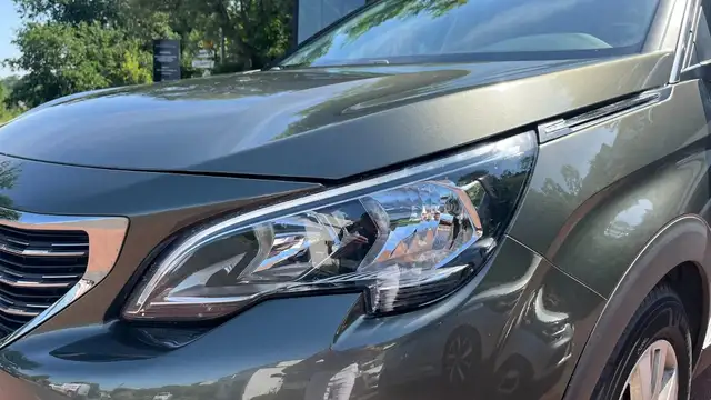 Peugeot 5008 view 9