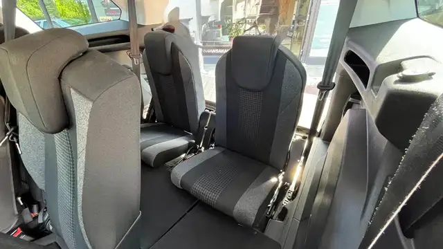 Peugeot 5008 view 27