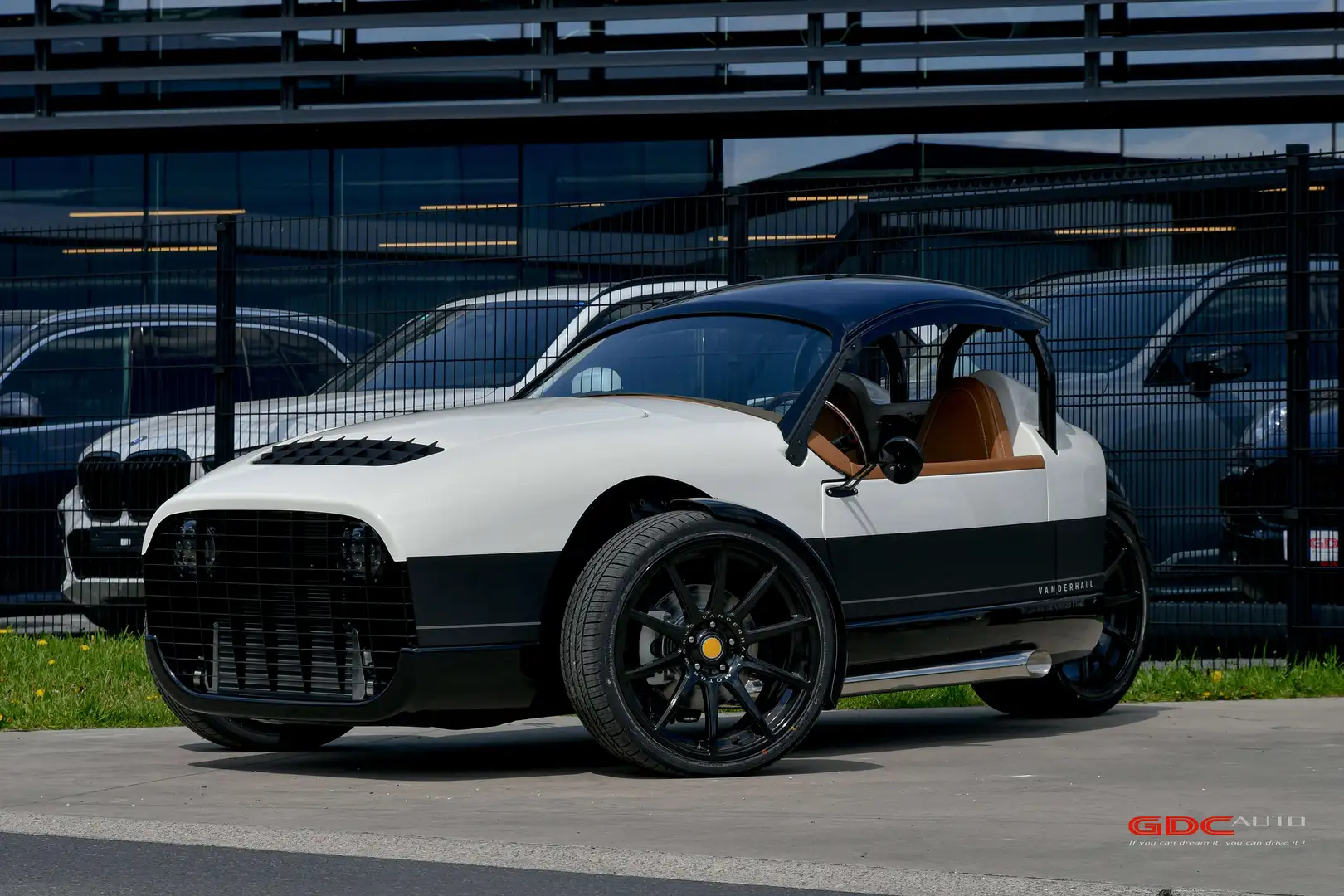 Vanderhall Carmel GT Weiß - 1