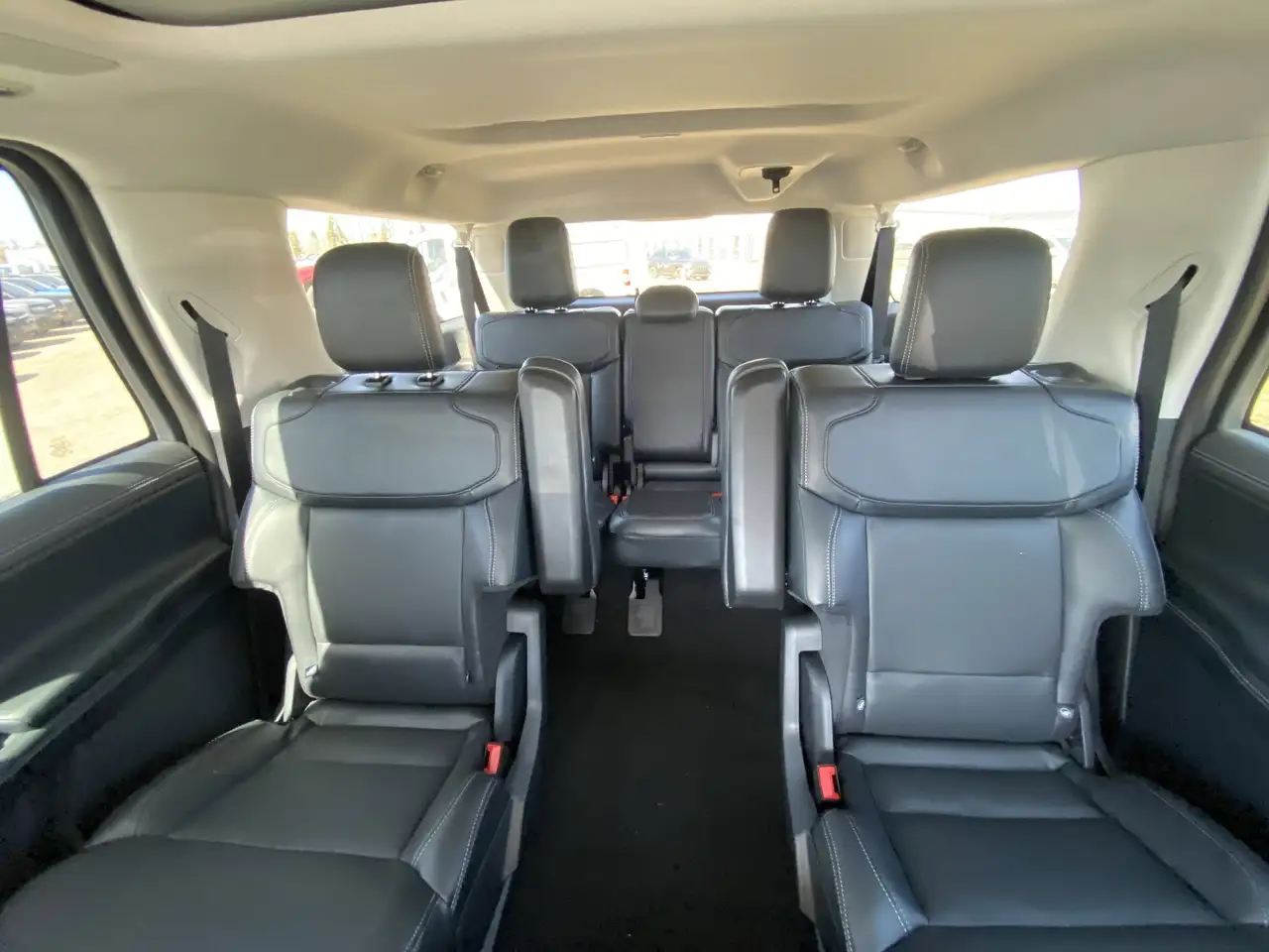 Ford Expedition снимка Ford Expedition