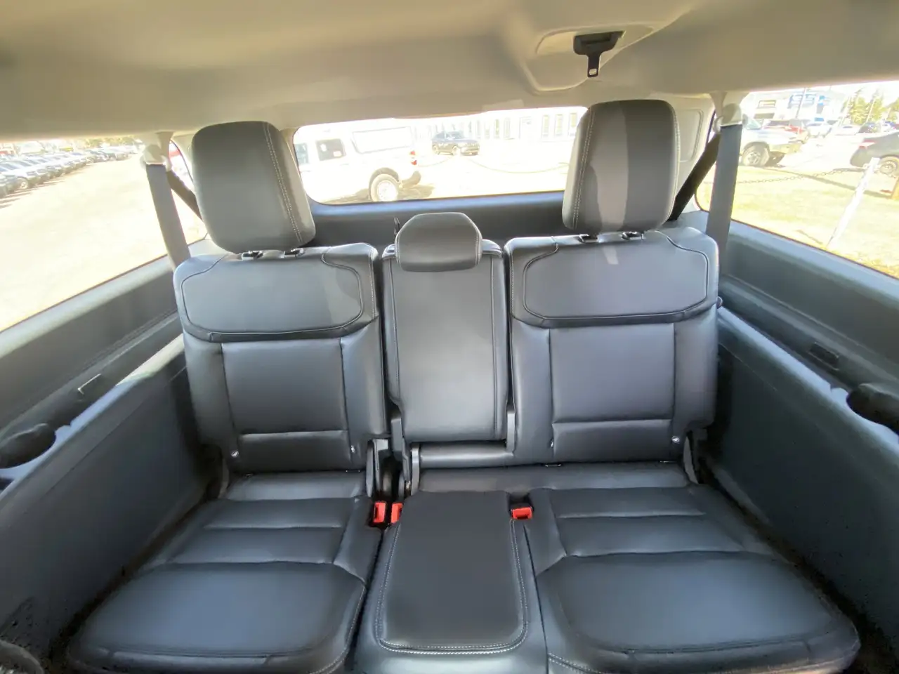 Ford Expedition снимка Ford Expedition