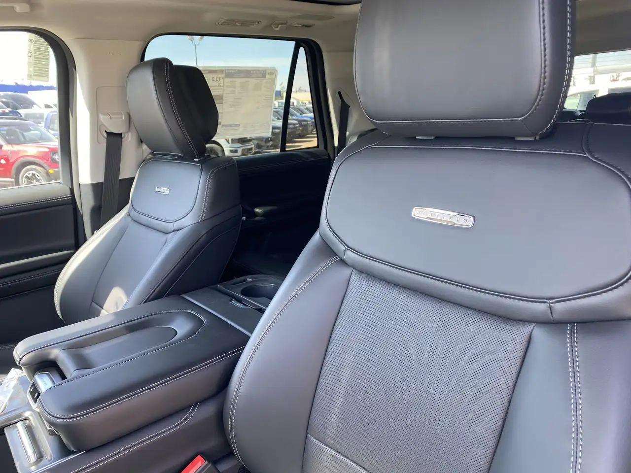 Ford Expedition снимка Ford Expedition