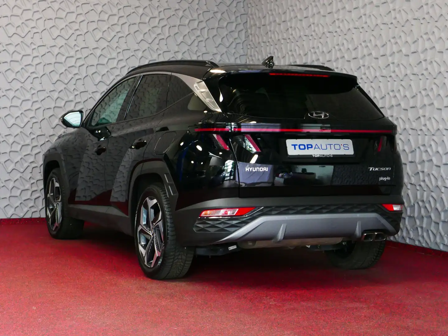 Hyundai TUCSON 1.6 T-GDI PHEV 265PK 19''LMV 4WD LED STUUR/STOEL V Zwart - 2