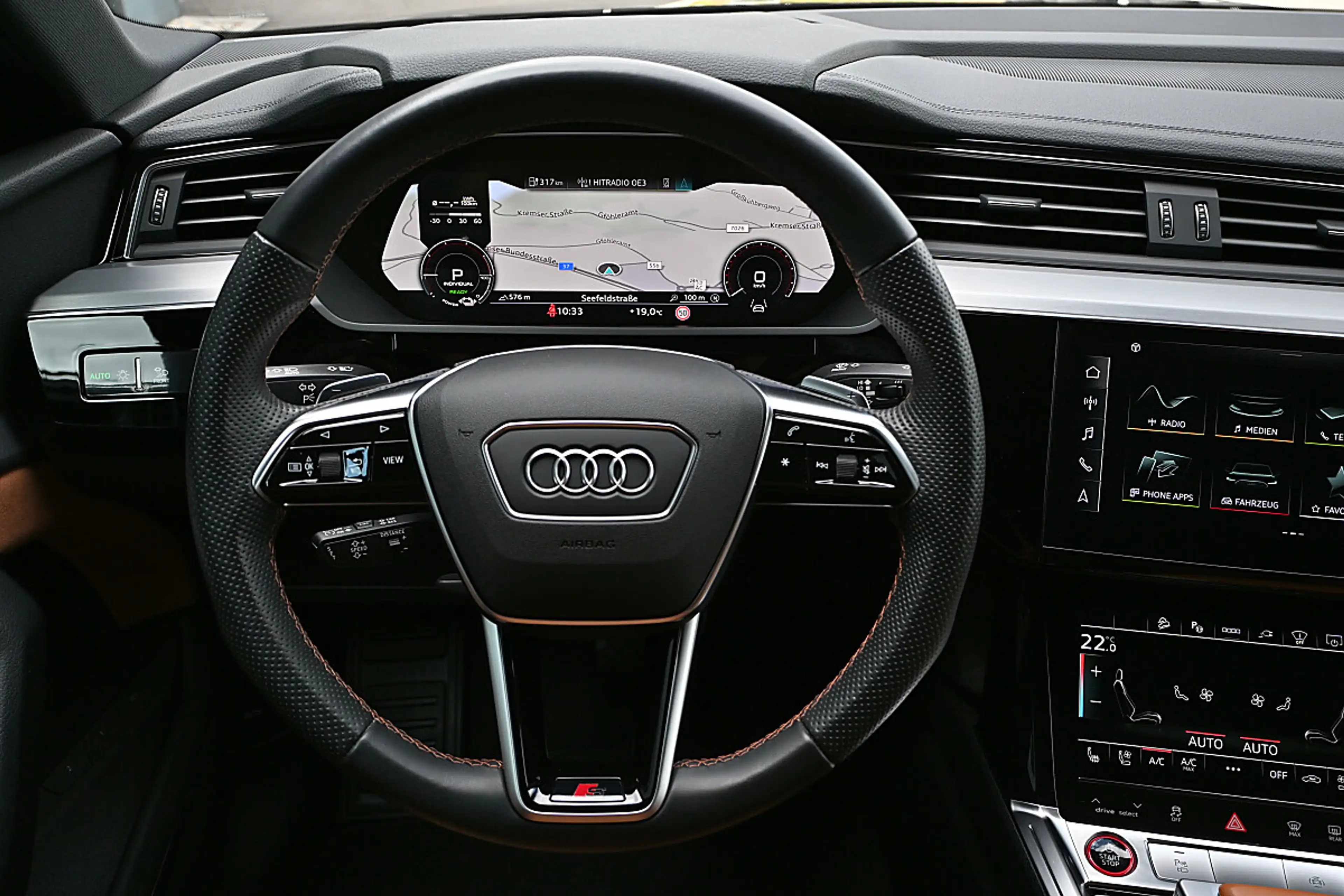Audi e-tron quattro 95kWh S NP € 121k ACC, MatrixLED, HeadU... — photo 14