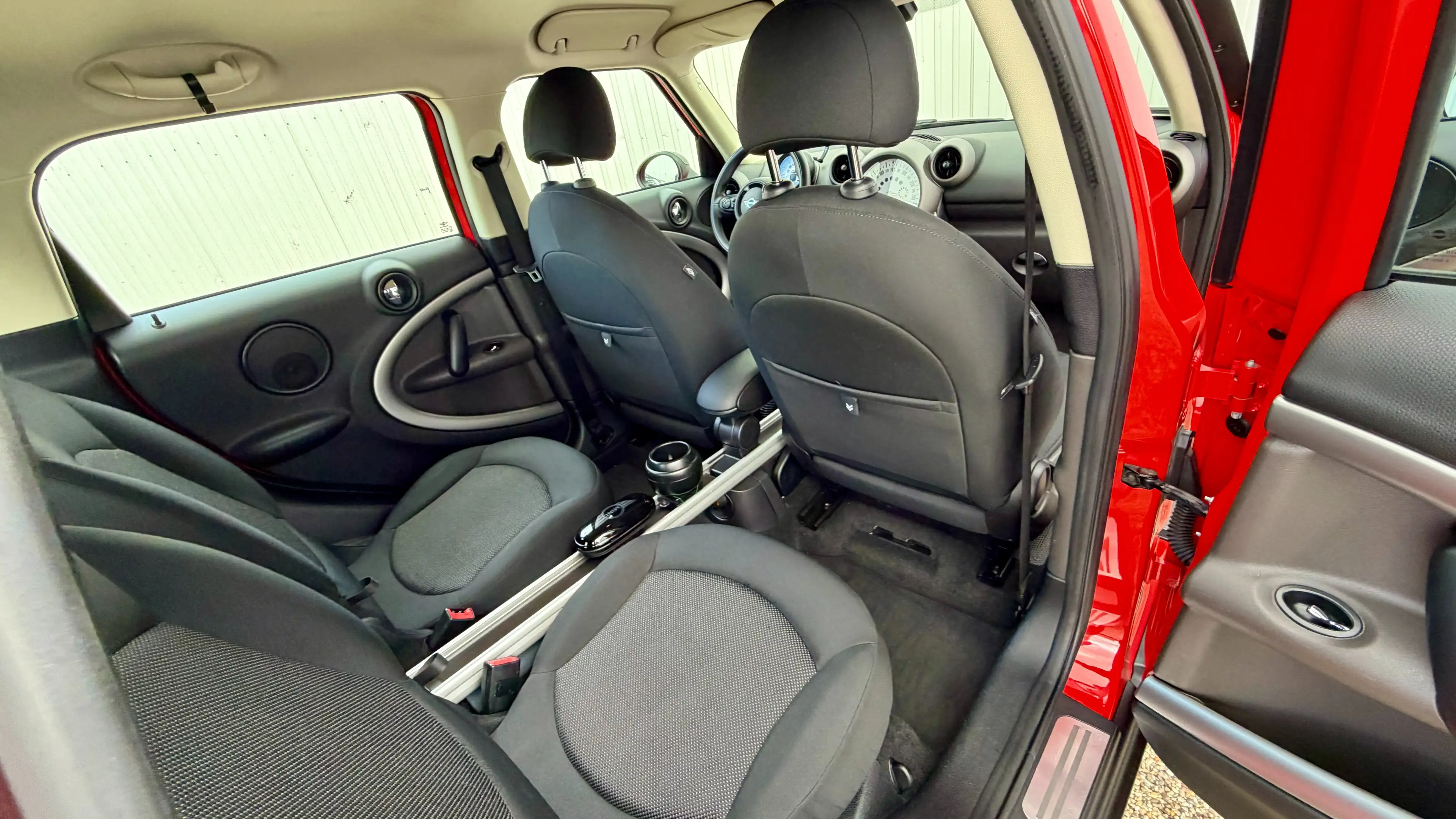 MINI One D Countryman ÖAMTC Pickerl 02.2027, Service Heft Voll — photo 11