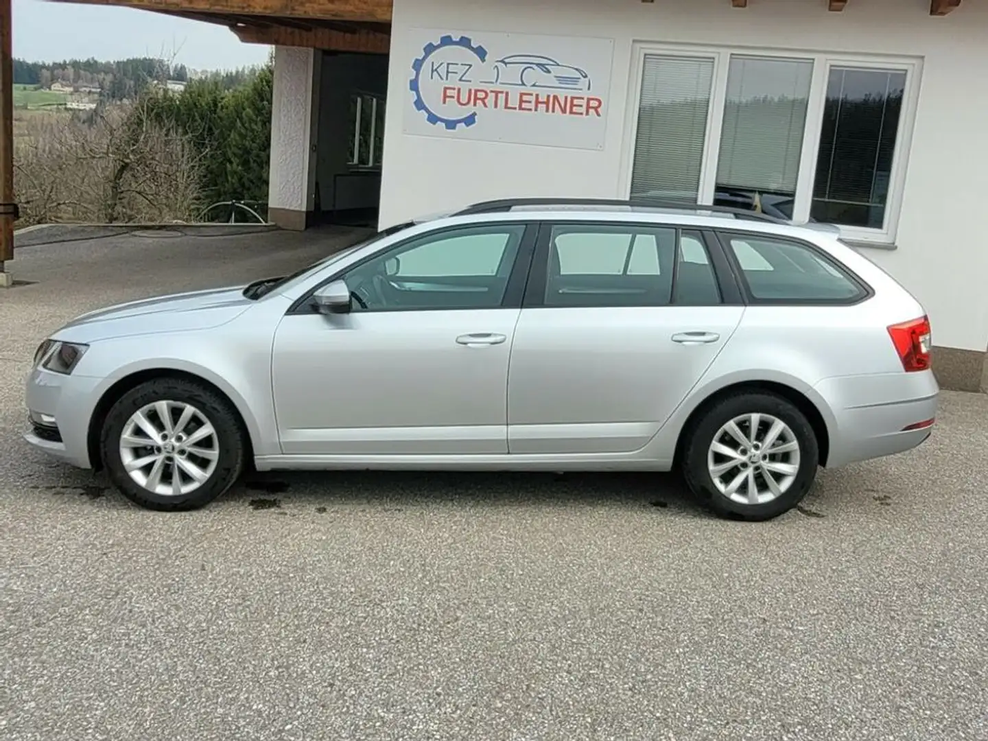 Skoda Octavia Ambition DSG Silber - 2