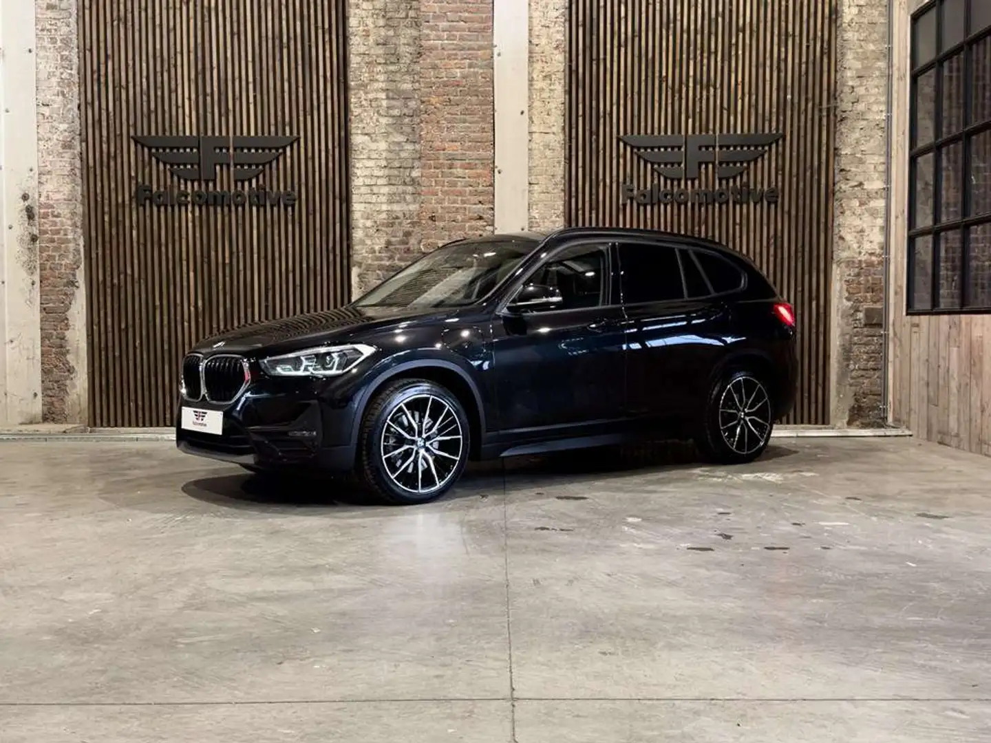 BMW X1 xDrive25e*PHEV*HUD*DAB*ZETELVERW.*LED* Zwart - 2