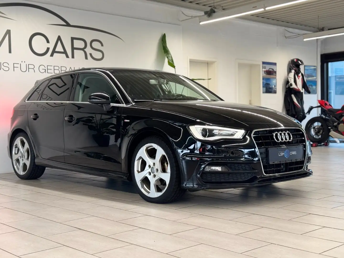 Audi A3 Sportback 1.6 TDI S-line / S-tronic Negro - 1
