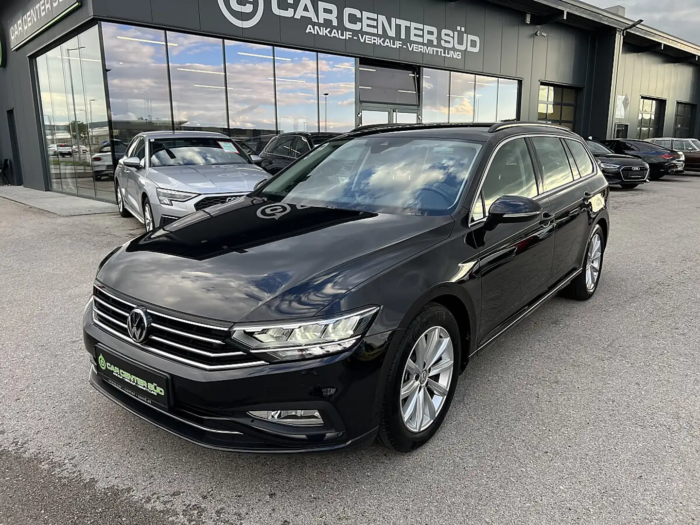 Volkswagen Passat Variant Business 2,0 SCR TDI 4Motion DSG Schwarz - 1