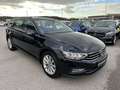 Volkswagen Passat Variant Business 2,0 SCR TDI 4Motion DSG Schwarz - thumbnail 3
