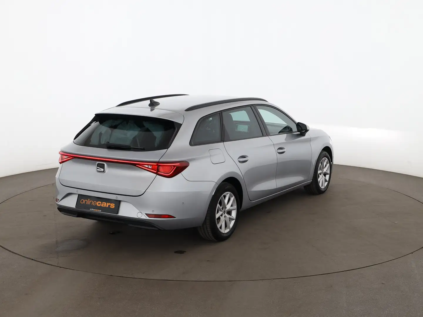 SEAT Leon ST 2.0 TDI Style LED AHK RADAR NAVI SITZHZG Silber - 2