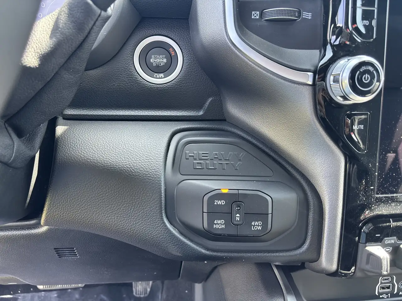 RAM 3500 снимка RAM 3500