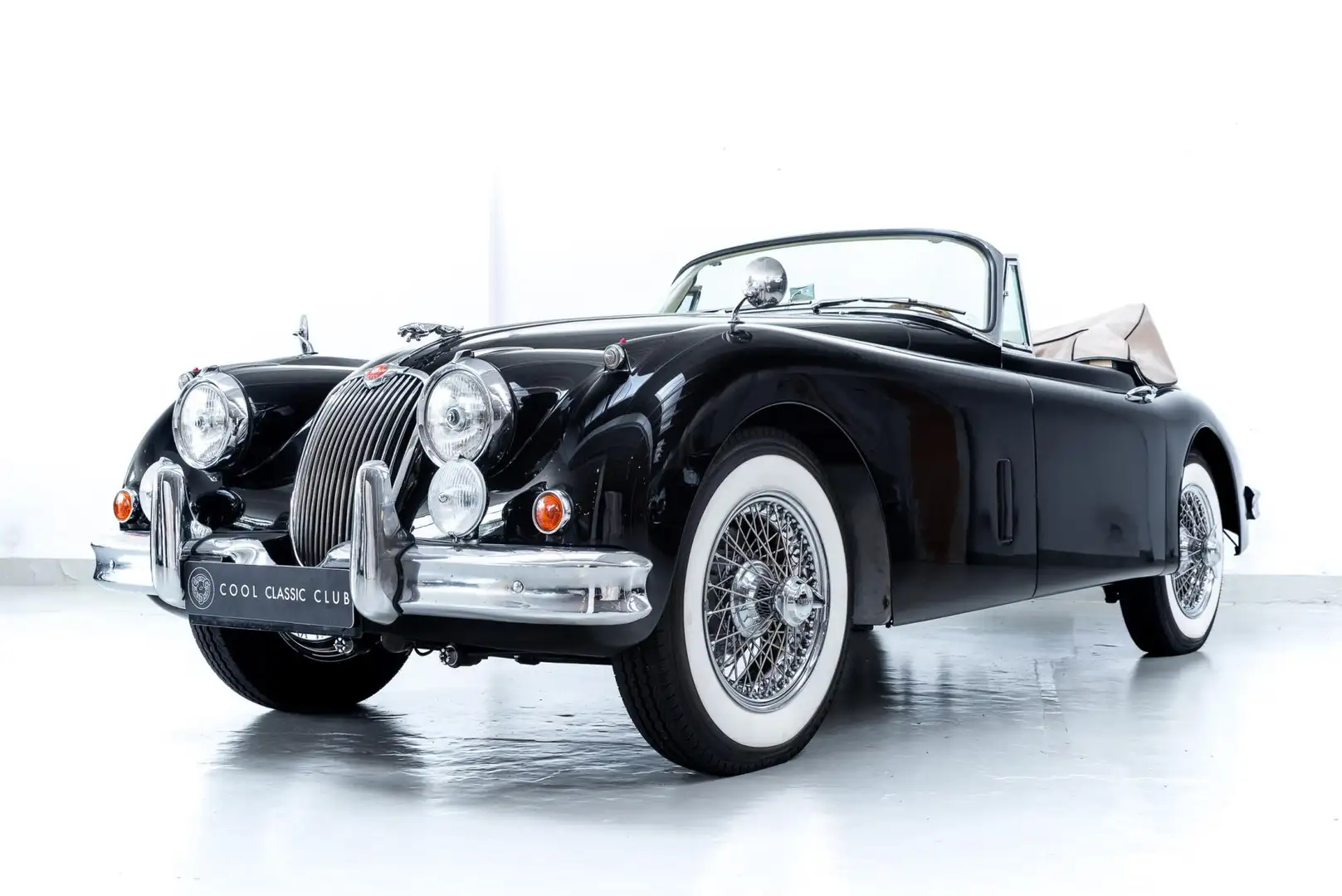 Jaguar XK 150 - DHC - Nut & Bolt Restored - Suffolk & Turley Чорний - 1