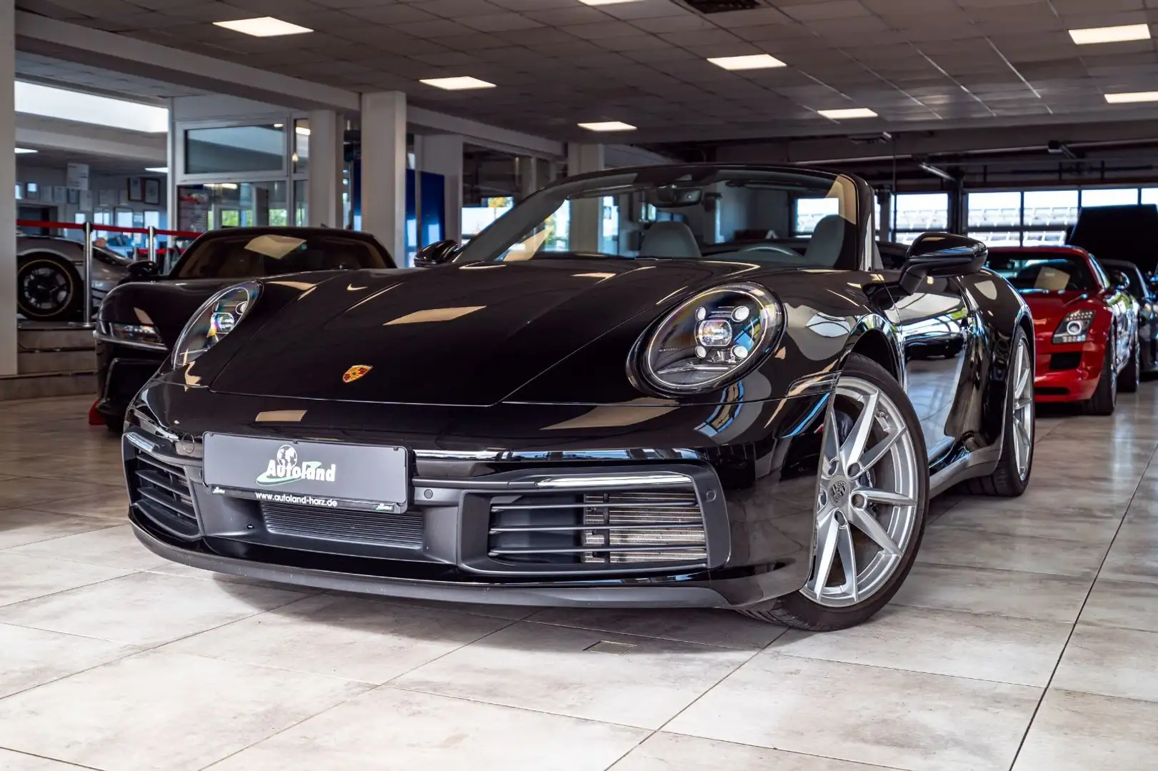 Porsche 992 Carrera Cabrio PDK*Approved2028*BOSE*CAM*LED Zwart - 1
