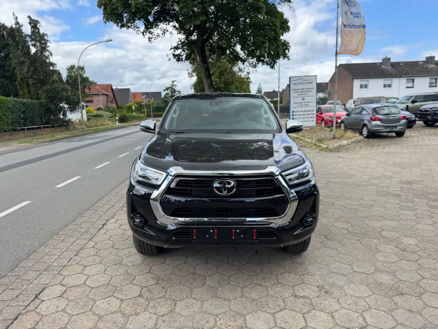 Toyota Hilux 2.8 Executive DoubleCab Auto*AHK+sofort* Schwarz - 2