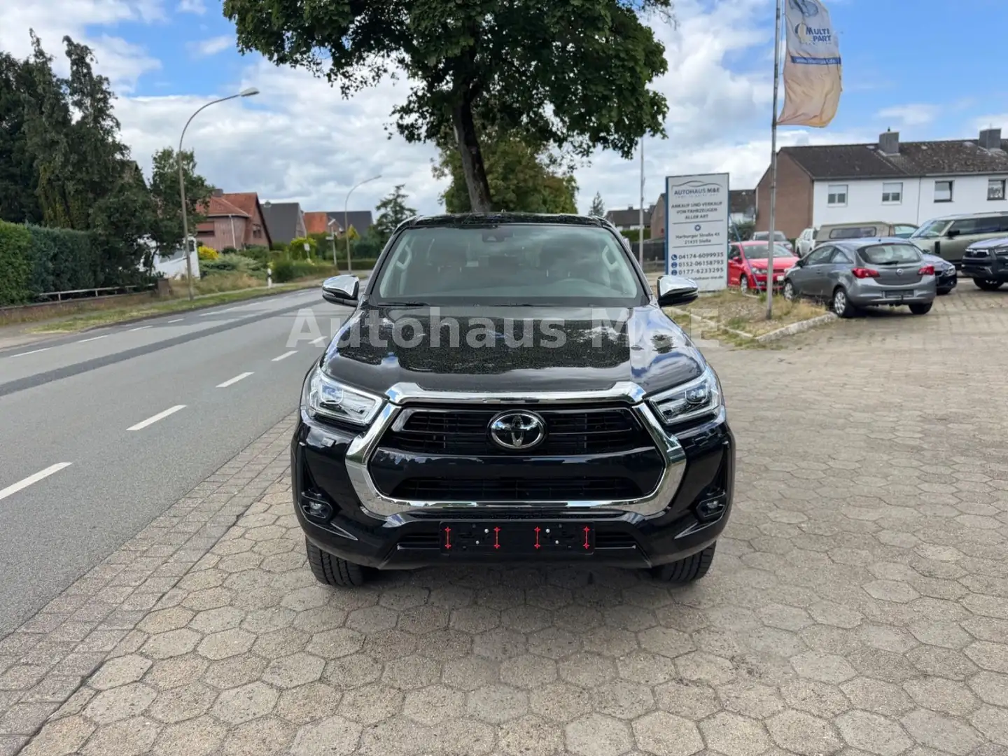 Toyota Hilux 2.8 Executive DoubleCab Auto*AHK+sofort* Black - 2