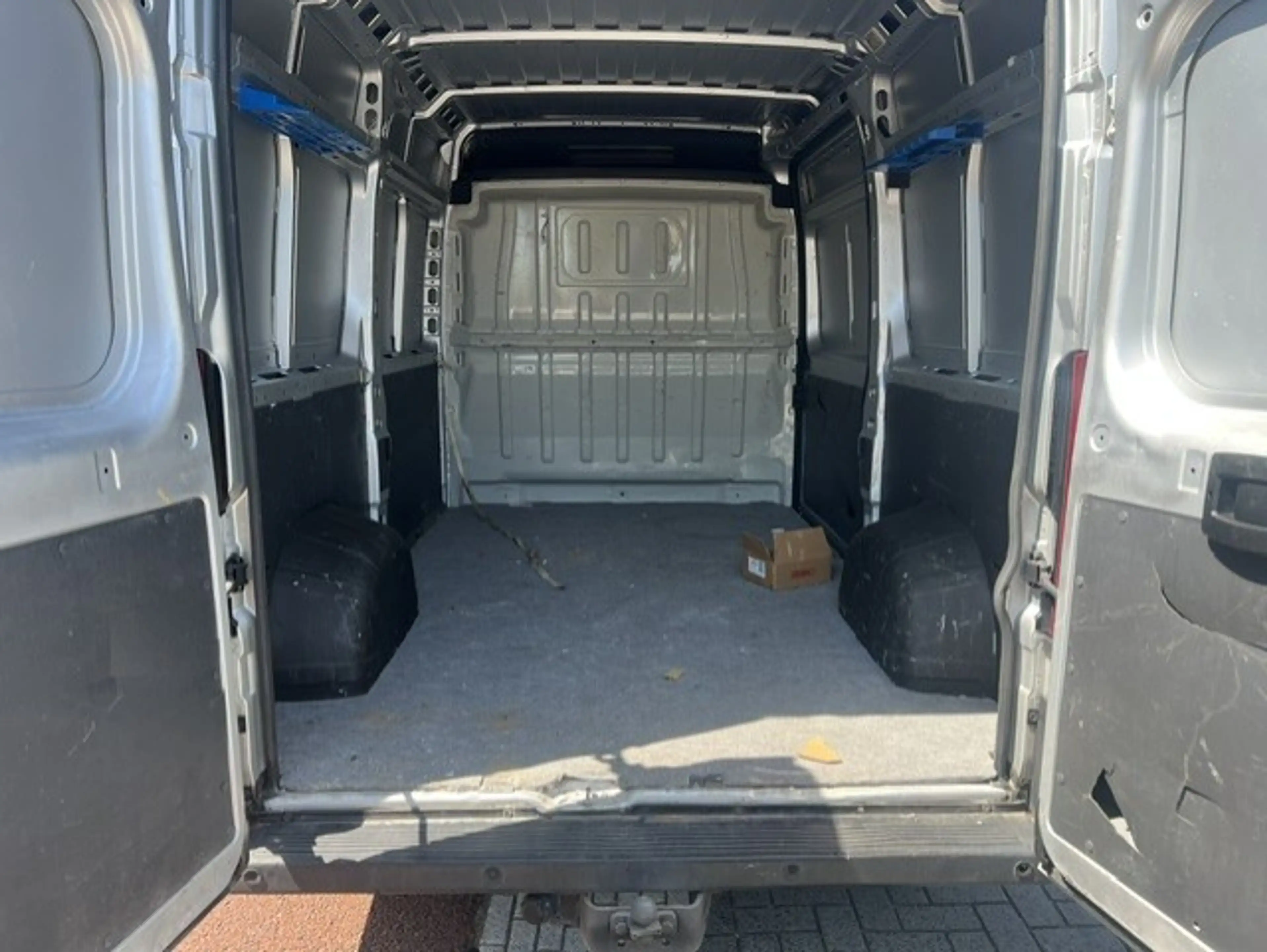 Peugeot Boxer 2.2 BlueHDi 120kw 165 L2H2 Premium navi klima airc — photo 12
