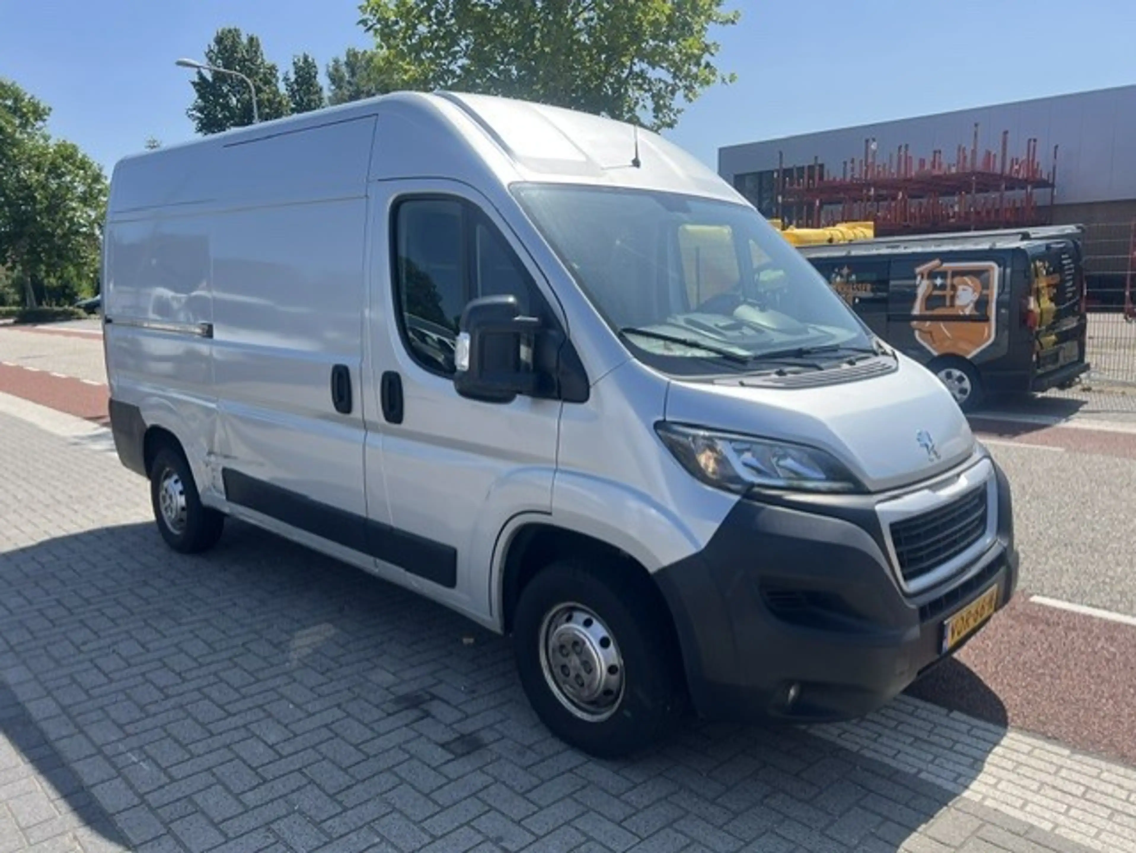 Peugeot Boxer 2.2 BlueHDi 120kw 165 L2H2 Premium navi klima airc — photo 5