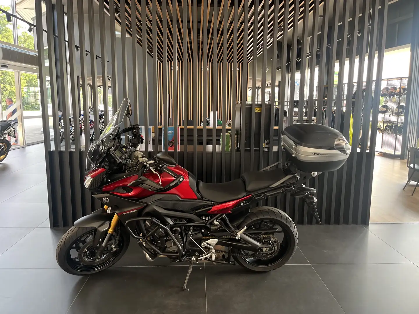 Yamaha MT-09 Rood - 2