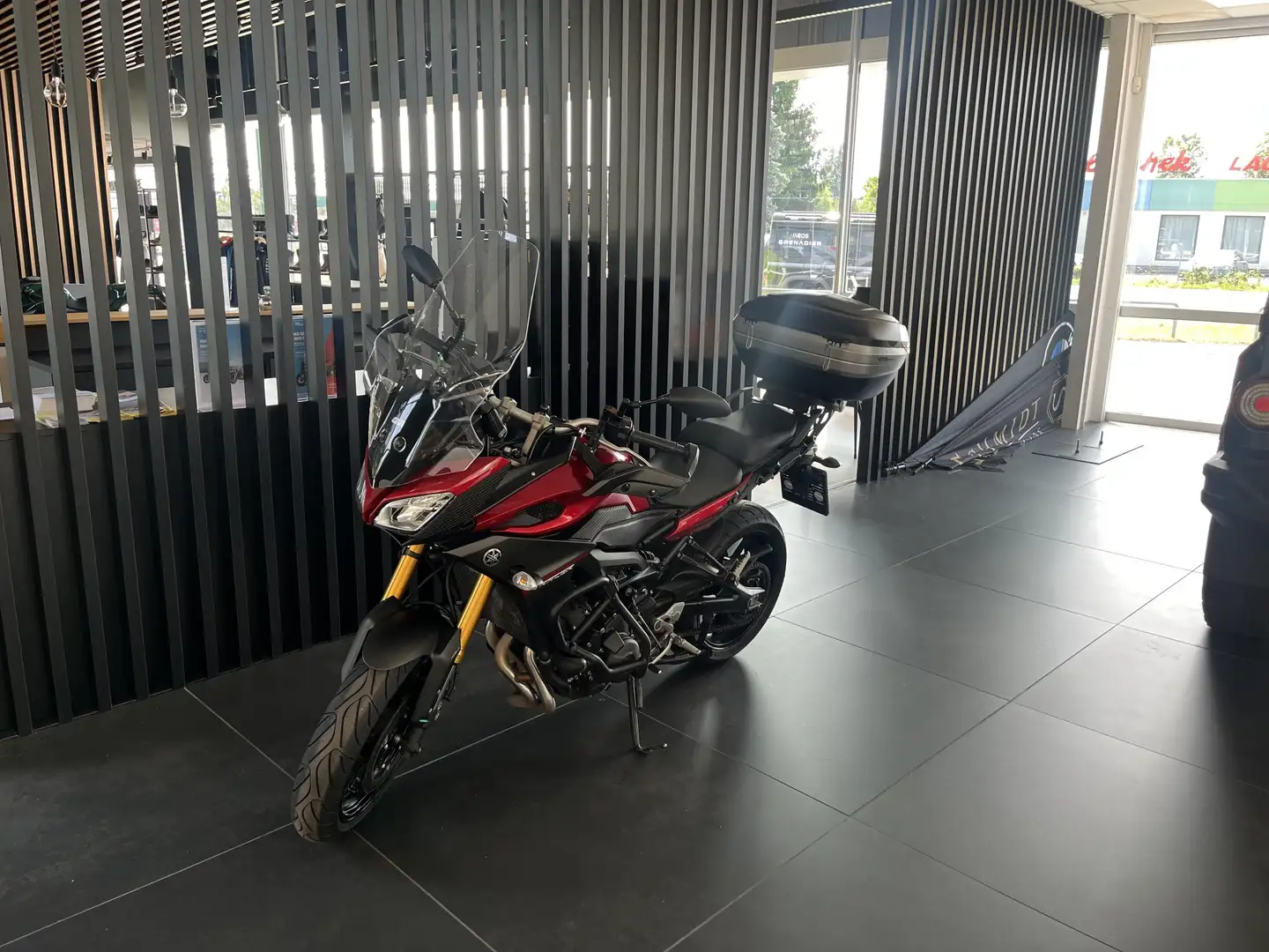 Yamaha MT-09 Rood - 1